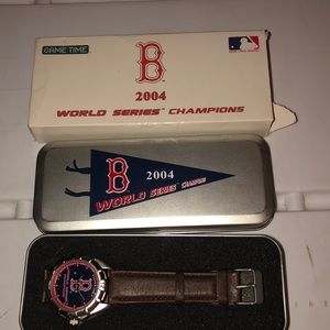MLB BOSTON RED SOX NIB special edition engraved 2004 World Series leather watch